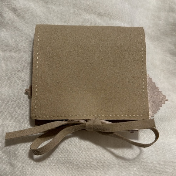 Textured Chunky Hoop Earrings - Picture 6 of 6